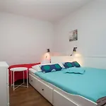 Apartman Great Located Family Marina