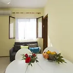 Apartman Great Located Family Marina